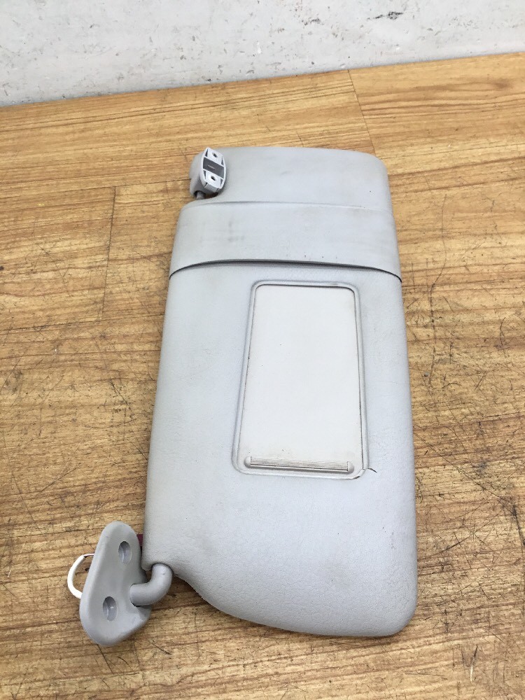 Nice OEM 0106 BMW E46 Sun Visors Vinyl Leather 3 Series 325 325CI SET