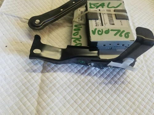 Audio Equipment Radio Satellite Receiver US Market Fits 10-11 PRIUS 27636 - Bild 4 von 12