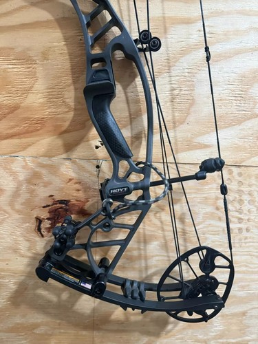 💪Hoyt Axius Alpha Compound Bow in Gray RH 60-70# 28-30" 342fps!💪 - Picture 3 of 6