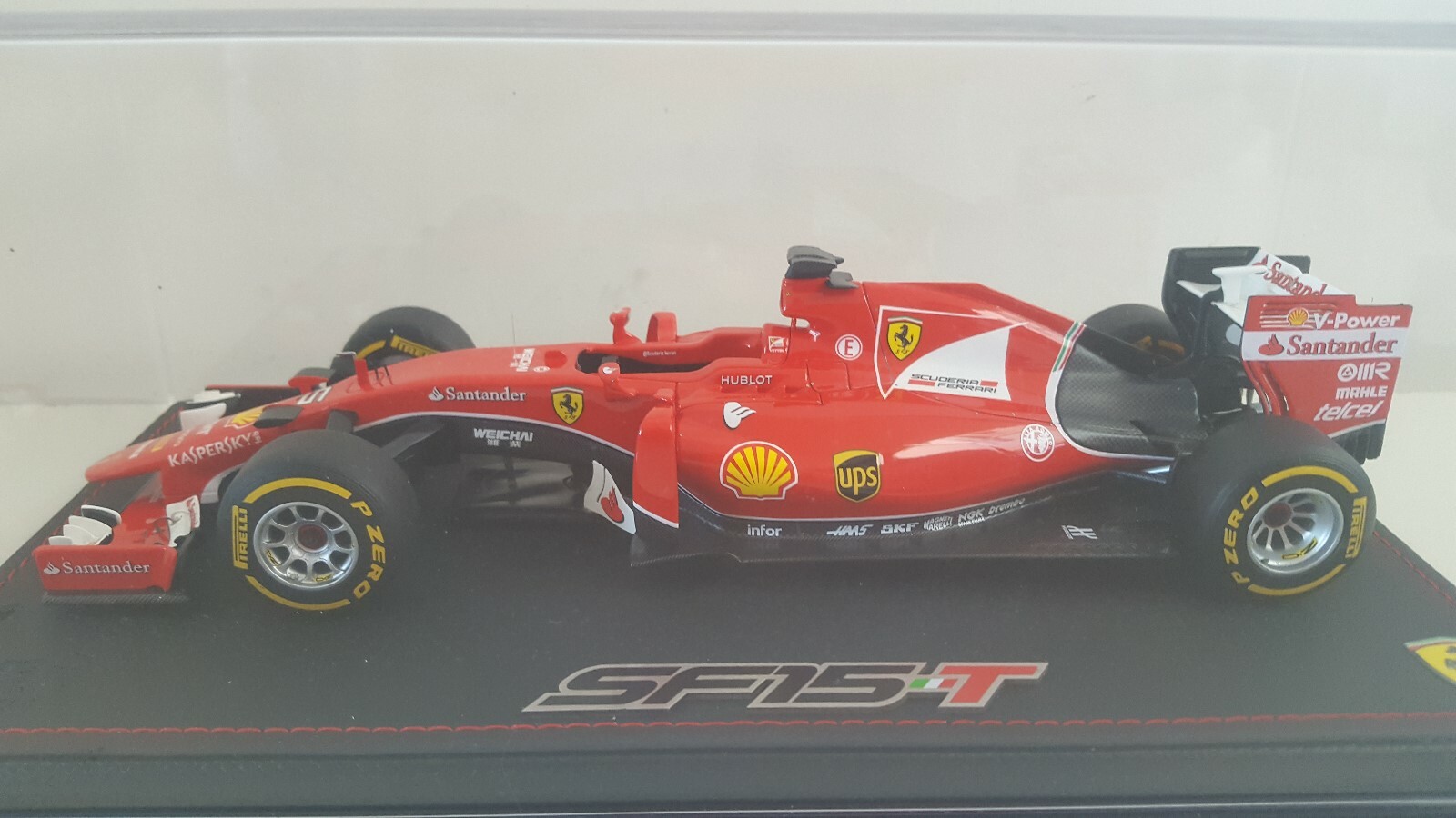 Ferrari SF15-T GP Singapore S Vettel Victory BBR Models die cast 1 18 Ferrari SF15-T GP Singapore S Vettel Victory BBR Models die cast 1 18