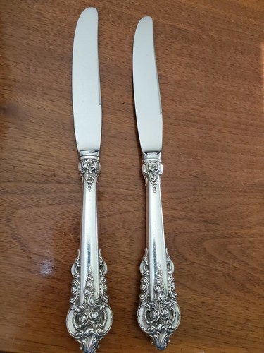 TWO WALLACE GRANDE BAROQUE 9 3/4" STERLING SILVER TRUE DINNER KNIVES GRAND - Picture 5 of 8