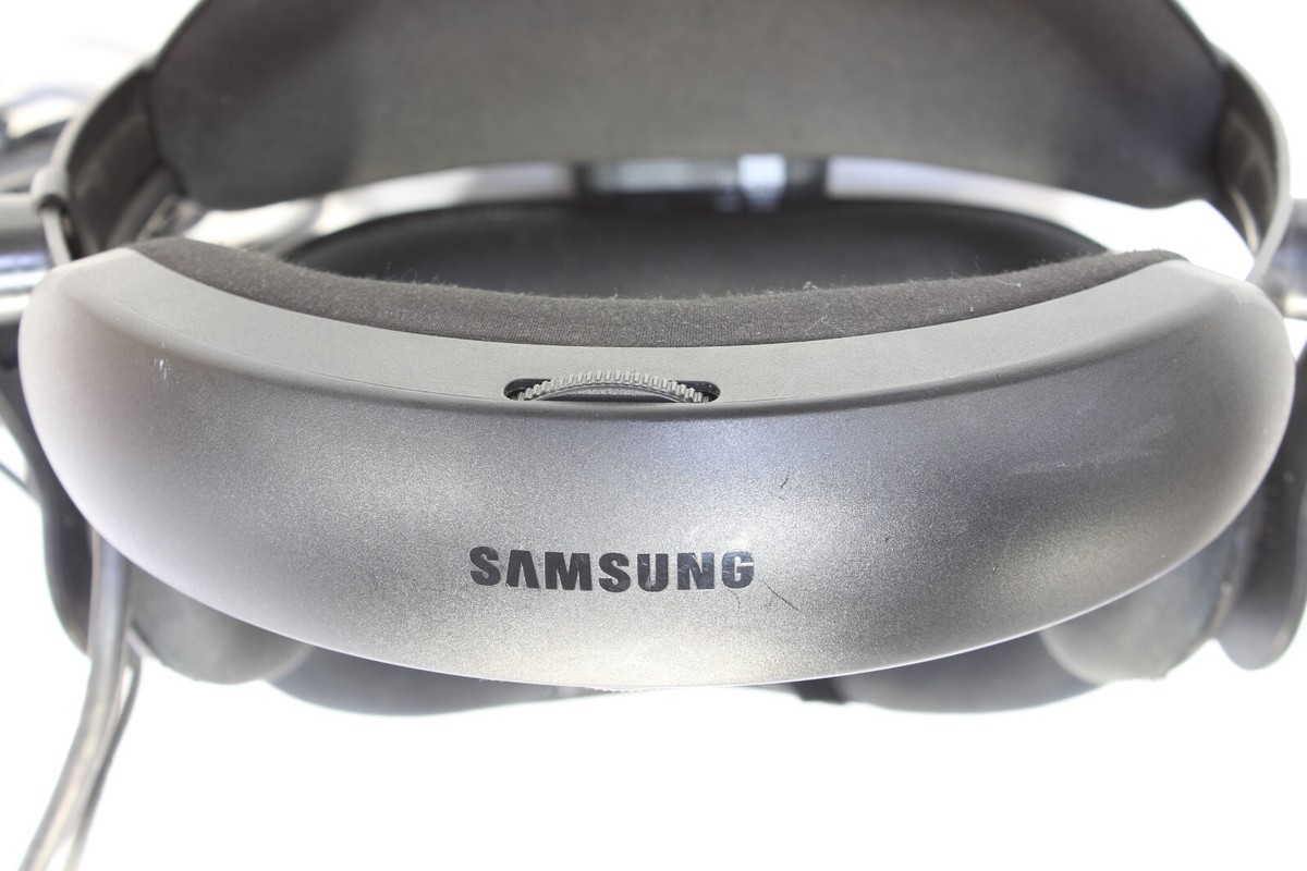 Samsung HMD Odyssey + Windows Mixed Reality Gaming Headset Samsung HMD Odyssey + Windows Mixed Reality Gaming Headset