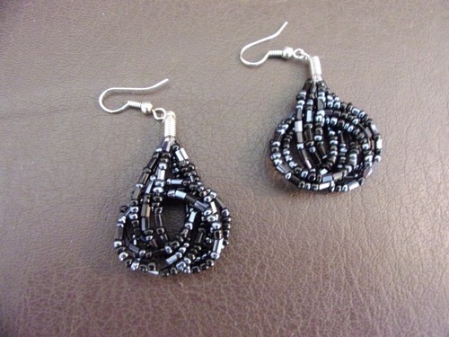 Pair Of Beaded Dangle Pierced Earrings - Picture 3 of 4