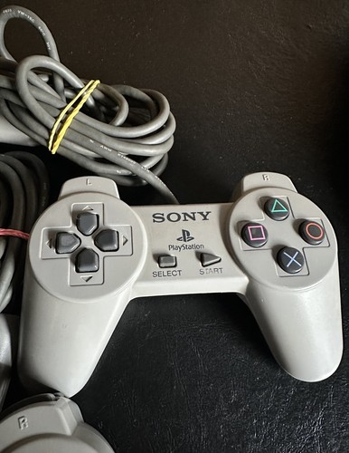 2 manettes Sony Playstation PS1 SCPH-1080 - Photo 3/7
