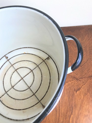 Vintage/Antique White Black Rim Enamel Pot with Handles Lid Kitchen Cookware - Picture 4 of 12