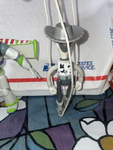 Disney Thinkway Buzz Lightyear Action Figure Arm Moves & Woody McDonald’s Puppet - Picture 4 of 10