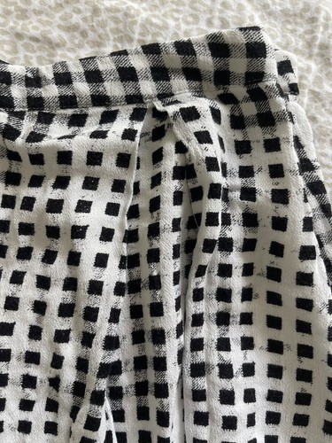 MinkPink High Waisted Shorts Size XS Black White Plaided Squares - Picture 3 of 7
