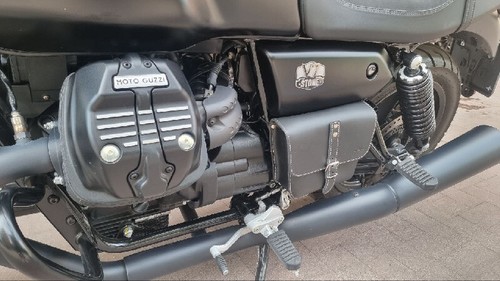 Borsa fianchetto in pelle nera specifica per MOTO GUZZI V7 III e Moto Guzzi V9 - Picture 8 of 10