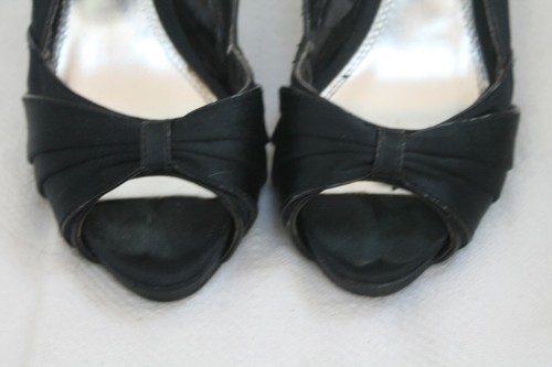 White House Black Market Black Satin Peep Toe Thriller Heels Size 8 Medium - Picture 2 of 10