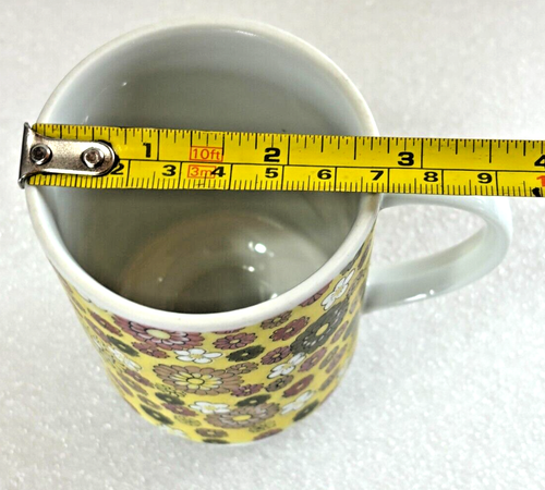 Pedestal Footed Sunshine & Daisies MUG White & Yellow 12 oz. Cup Vintage 1960s - Picture 8 of 8