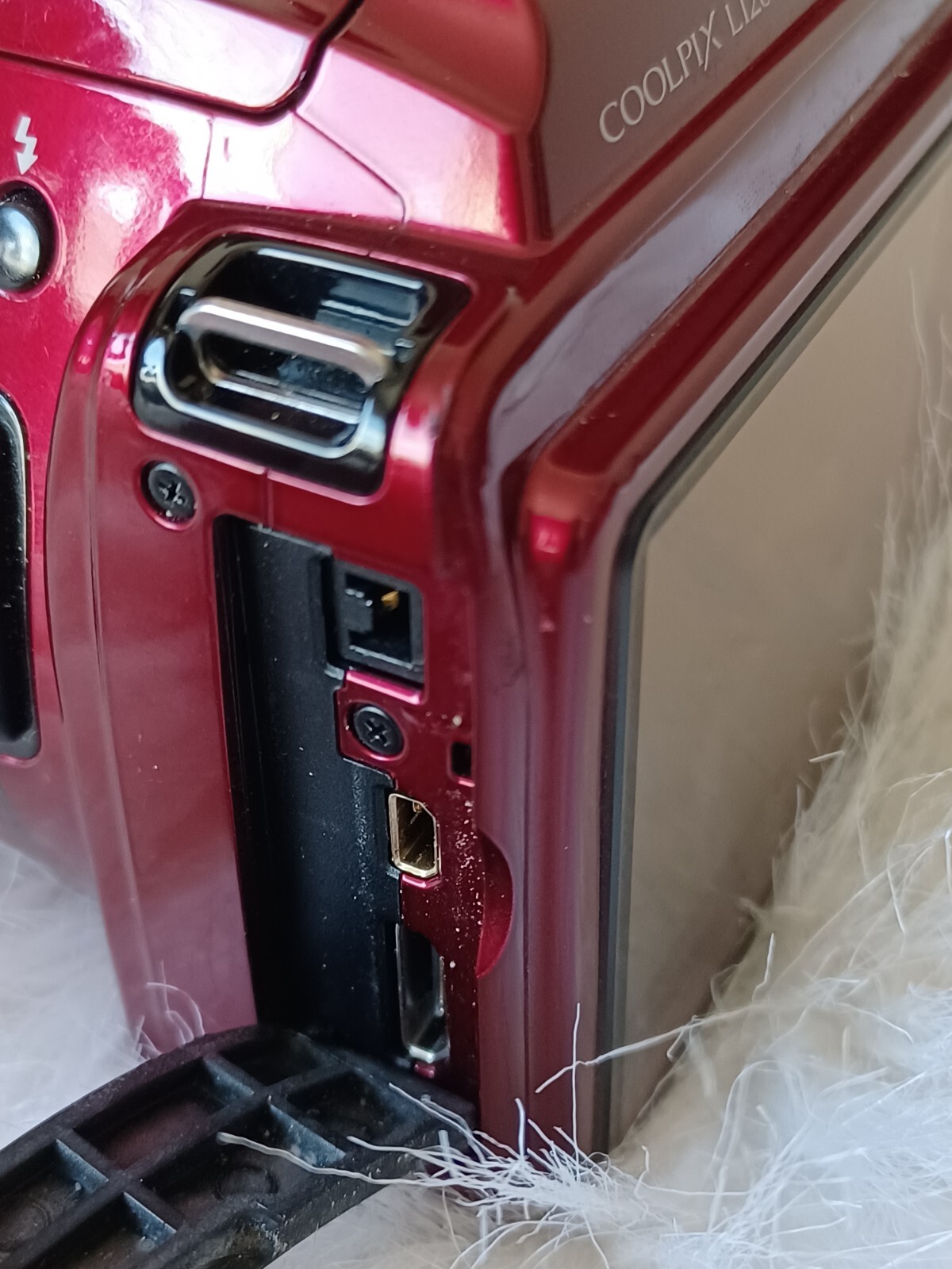 Nikon COOLPIX L120 Digital Camera 14.1 Megapixel Wide 21x Zoom 921k