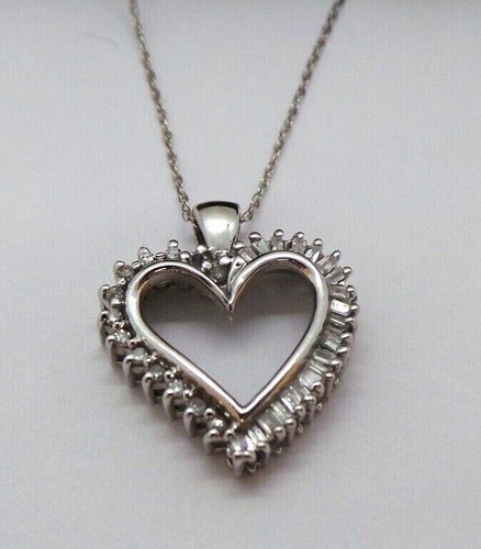 STUNNING 10K WG DIAMOND CLUSTER HEART PENDANT .35 tcw W/ CHAIN 16" A16656-2 2.61 - Picture 3 of 10