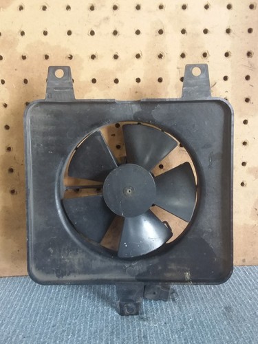 Ventilador de refrigeración del radiador Triumph Sprint st 955i 2002 02 - Imagen 1 de 7