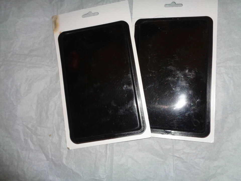 2 New Halloween GLOW Masks 2 masks 8 glow sticks - Image 2 of 2