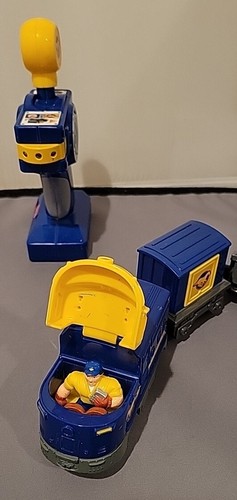GeoTrax Blue Pony Express Speedy Delivery Team Remote Train Cars Figure Works - Picture 3 of 10
