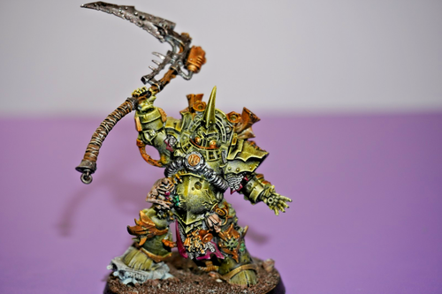 Warhammer 40k Chaos Typhus Herold of the Plague God - bemalt & auf Basis