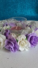 Centrotavola floreale lilla e bianco artigianale con portacandela Nastro glitter