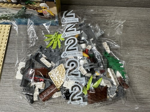 LEGO Pirates Treasure Island 70411 New In Opened Box - Picture 2 of 13
