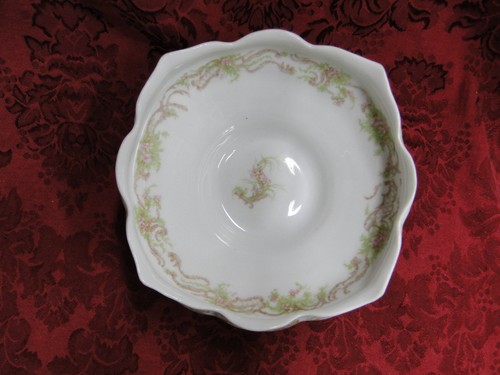 Syracuse 53203, Pink Flowers, Tan Lattice: Round Footed Serving Bowl, 6 3/4" - Picture 5 of 10