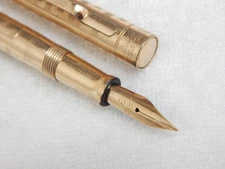 LOT# 408T. VINTAGE WAHL GOLD FILLED FOUNTAIN PEN. VERY FLEX NIB, M TO BBB+