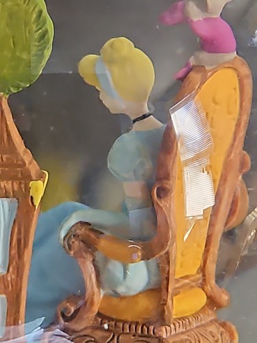 Vintage Disney Cinderella and Prince Charming Musical Snowglobe - Picture 14 of 24