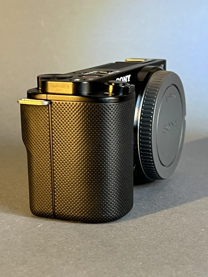 Sony Alpha ZV-E10 ⭐️Nur 2400 Klicks ⭐️NEUWERTIG  - Bild 2 von 4