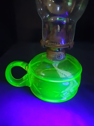 Rare Crown Crystal Depression Glass Uranium Citron Glass 5 Star Finger Lamp - Picture 6 of 6
