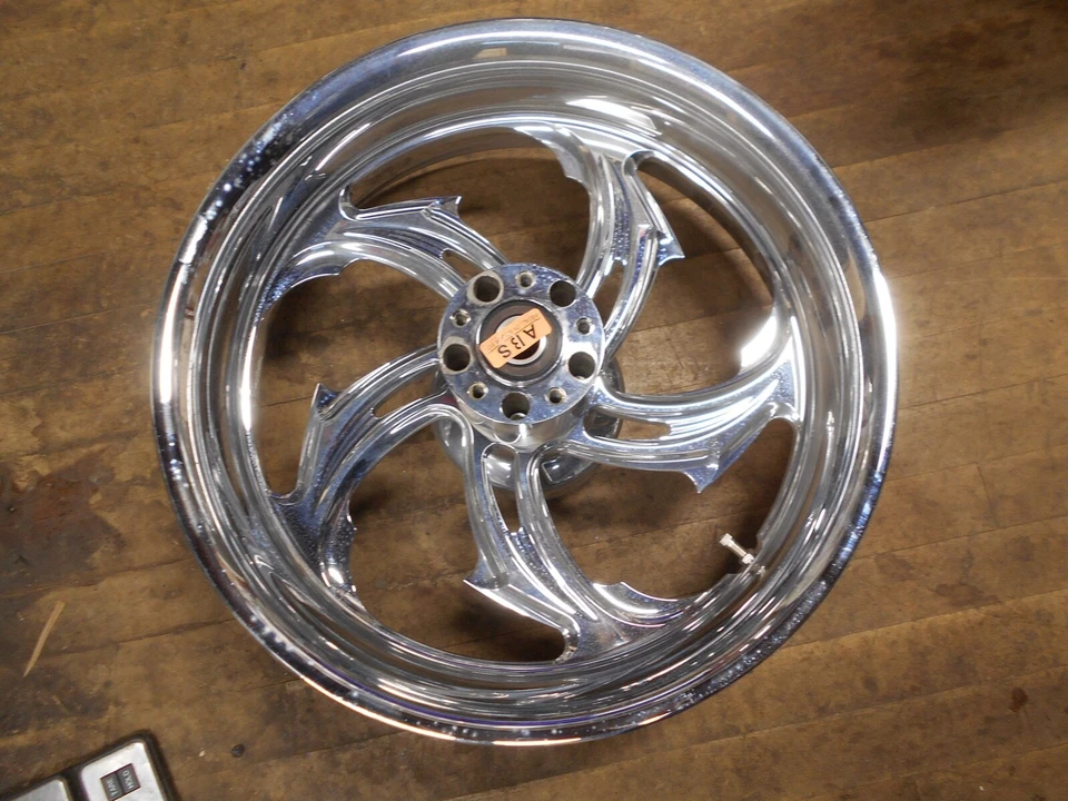 VN-1269-7814R-RVL-CH PERFORMANCE MACHINE 18X5.5 FORGED RIVAL REAR RIM ABS - Image 3 of 4