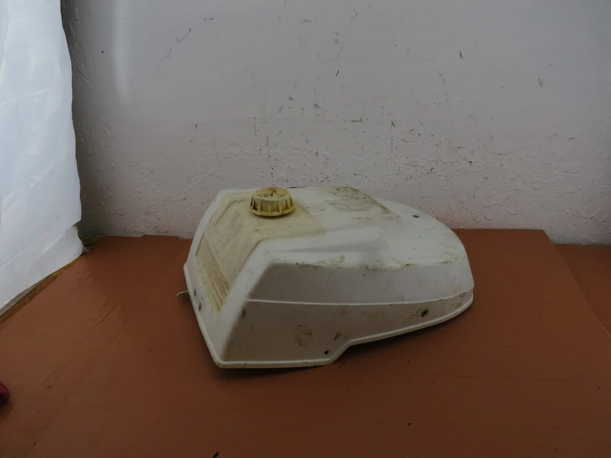 Lawn-Boy Fuel Tank Clip – OEM NOS Part #609830 For Mower Repairs