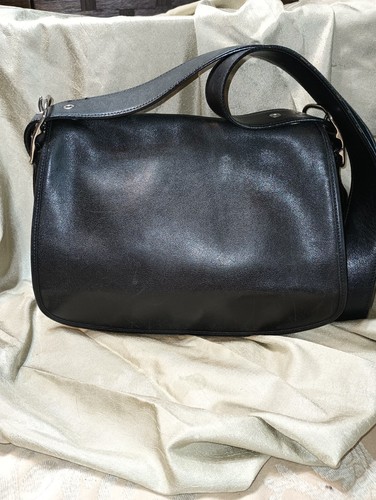 COACH VINTAGE BLACK LEATHER FLAP CROSSBODY SHOULDER BAG PURSE . No. G30-9332 - Picture 1 of 10