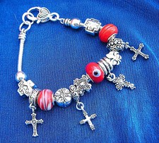 Pulsera Deslizante Cruz Bijou Charm Tono Plateado-Cuentas ROJAS de Murano-8 pulgadas