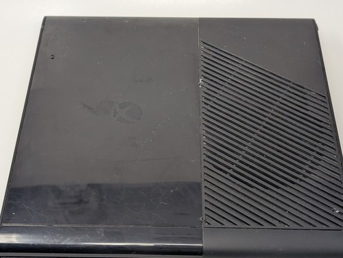 Console Xbox 360 E Console 320GB w/ OEM Controller & All Necessary Cables - Picture 4 of 10