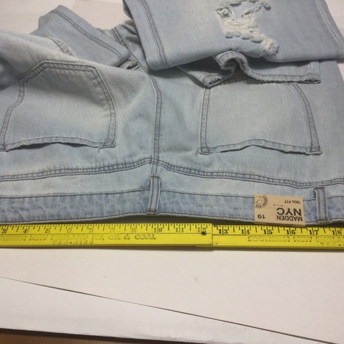 NWT. Madden NYC  Women's Destructed Distressed Ultra 90s Fit Denim Jeans Size 19 - Picture 10 of 10
