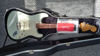 fender stratocaster case used