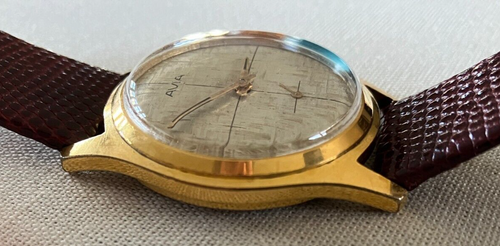 Vintage Avia men's gold plated watch with unusual textured dial - Picture 8 of 20
