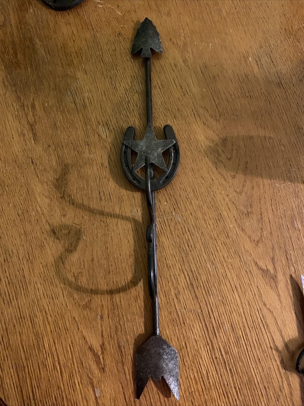 WESTERN COWBOY ARROW HEAD HORSESHOE STAR COAT HAT METAL WALL HANGER