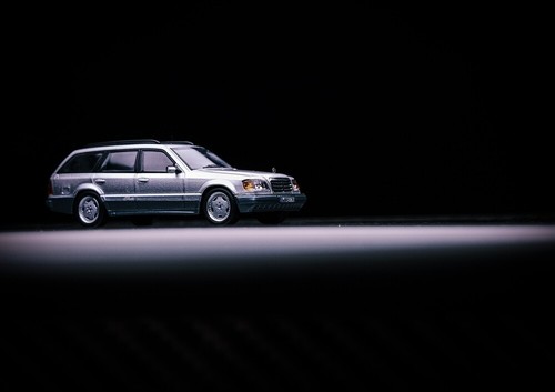 1/64 Mercedes-Benz S124 Travel Edition Diecast Toy Models Collection Gift Mortal - Foto 7 di 11