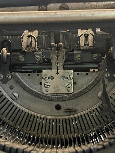Underwood No. 5 Standard Typewriter - Picture 14 of 14