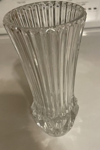 Clear Glass Bud Vase 5-1/2" Tall 2-1/2" width 1977 - Picture 1 of 4
