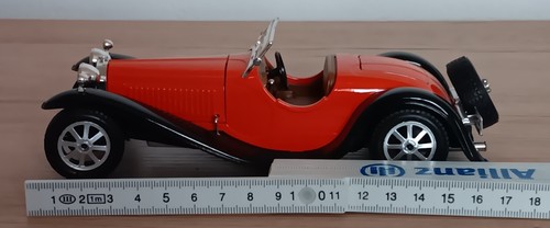 Bburago Modellauto 1:24 BUGATTI Typ 55 von 1932 Vitrinenmodell  Farbe Orange/Rot - Bild 6 von 12