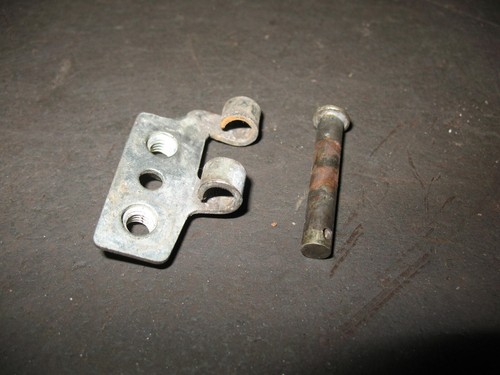 1989 DT50 OIL TANK RESERVOIR HINGE + PIN YAMAHA DT 50 1988-1990 17W-21796-00-00 - Picture 2 of 2