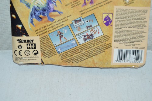VINTAGE 1996 KARA FIGURE WITH SHARP AXE KENNER ACTION FIGURE NEW - Picture 5 of 5