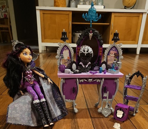 Ever After High Raven Queen Legacy Doll  Destiny Vanity Chair And Accessories 