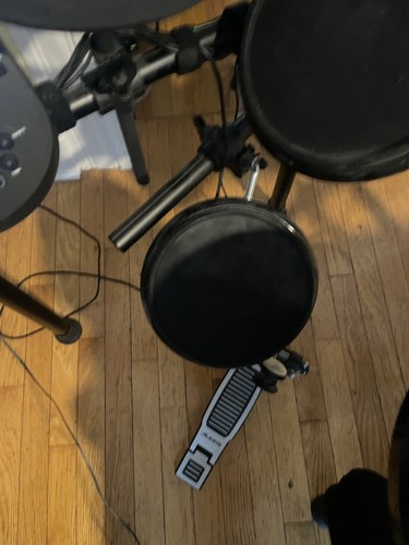 Alesis Nitro Mesh Electronic Drum Kit - Model DM7X No Kick Drum See Photos Read - Picture 8 of 17