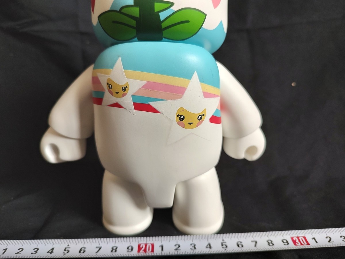 TOY2R Tokidoki for LeSportsac Edition Qee Bear figure 2005 TOY2R Tokidoki for LeSportsac Edition Qee Bear figure 2005