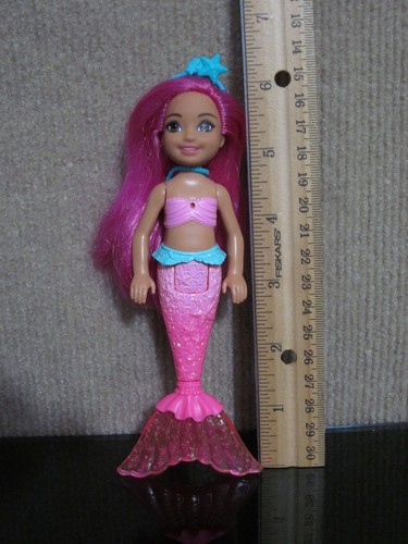 Mattel Barbie Dreamtopia Chelsea bambola sirena con capelli rosa e coda - Foto 4 di 8