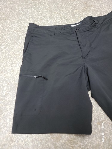 Magellan Outdoors Men Fishing Cargo Shorts Size 42 Black Mag Repel - Picture 9 of 13