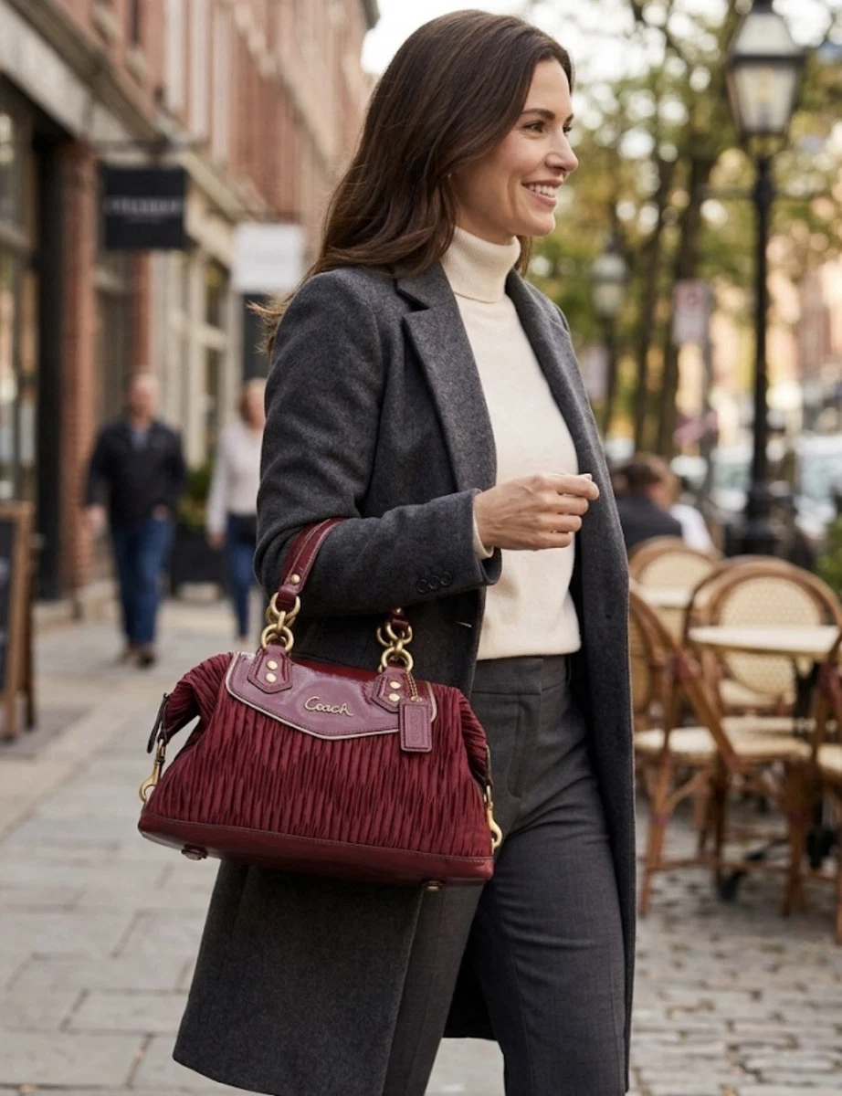 未使用級 COACH Ashley Satchel Handbag 2way Coach Ashley Satchel/Top Handle Bag Red Bags & Handbags for Women