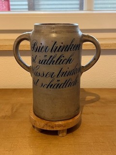 2 l Bierkrug Krug Brauerei Bier trinken ist..Schöner alter Krug mit zwei Henkel