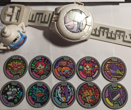 Lot 12 Pièces un figurine 10 disque Yokai Watch Montre Parlante voir les photos